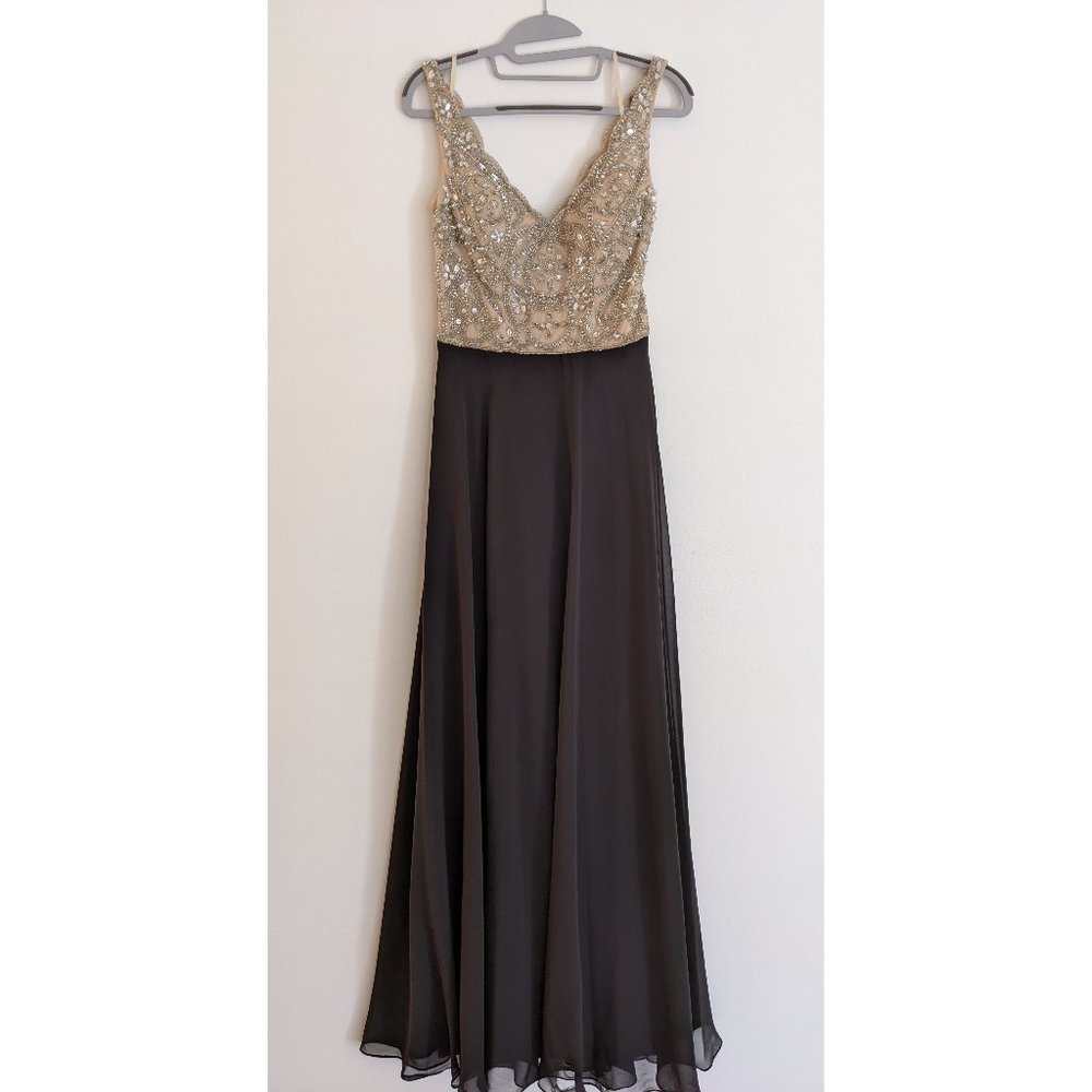 Aidan Mattox "Regina" Beaded V-Neck Chiffon A-Line Gown - Dress Size 2